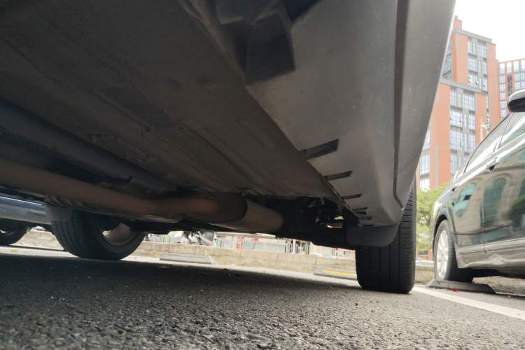 Used Lincoln MKC 2014 2.0T Two-Wheel Drive Deluxe Edition Left Side Sill