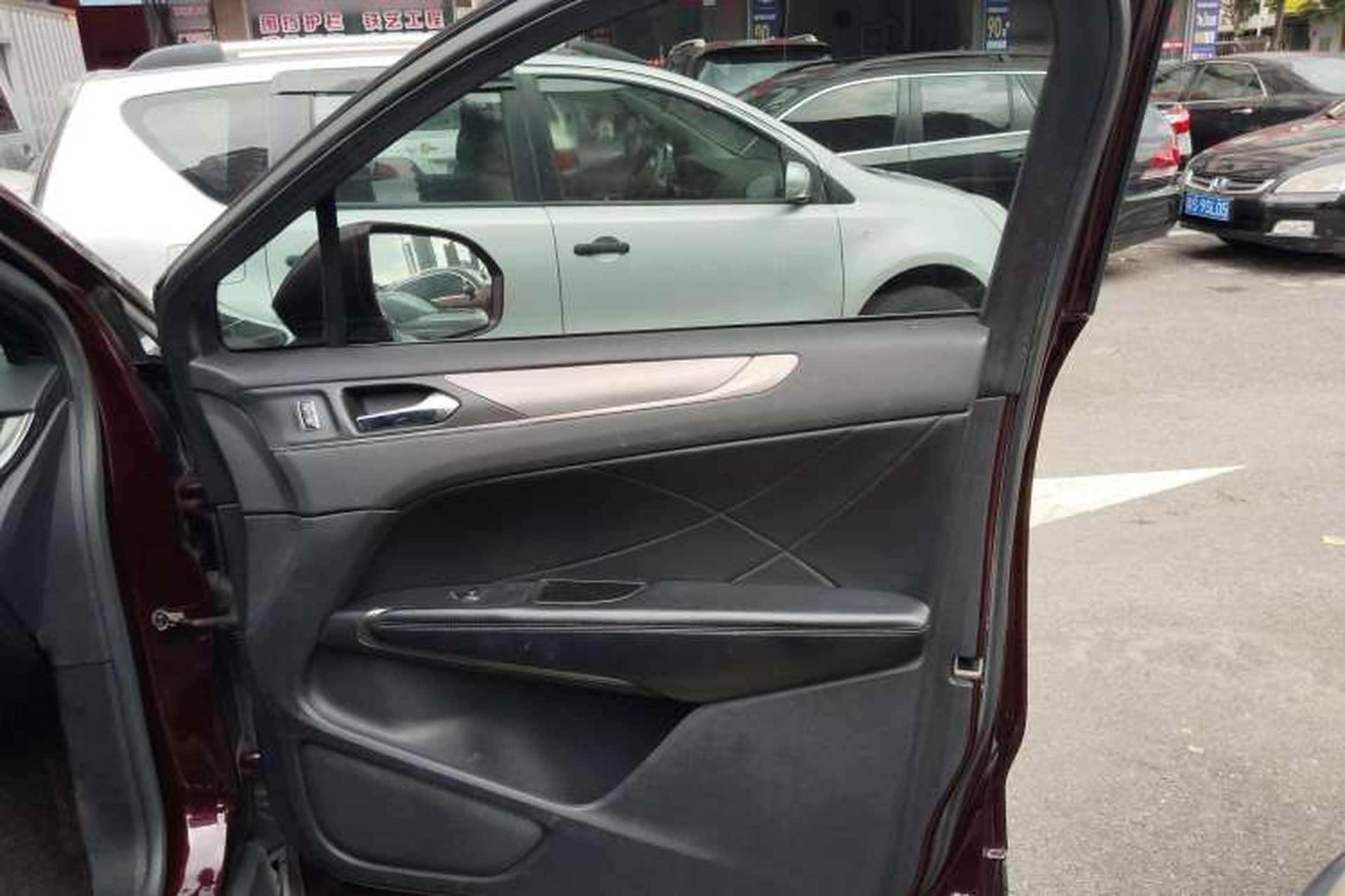 Used Lincoln MKC 2014 2.0T Two-Wheel Drive Deluxe Edition Right Front Door Interior