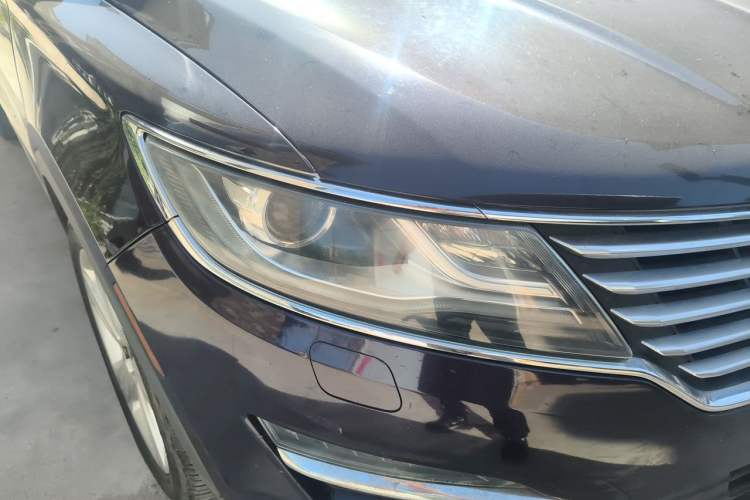 Used Lincoln MKC 2014 2.0T Two-Wheel Drive Deluxe Edition Right Front Headlight