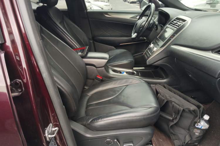 Used Lincoln MKC 2014 2.0T Two-Wheel Drive Deluxe Edition Right Front Seat