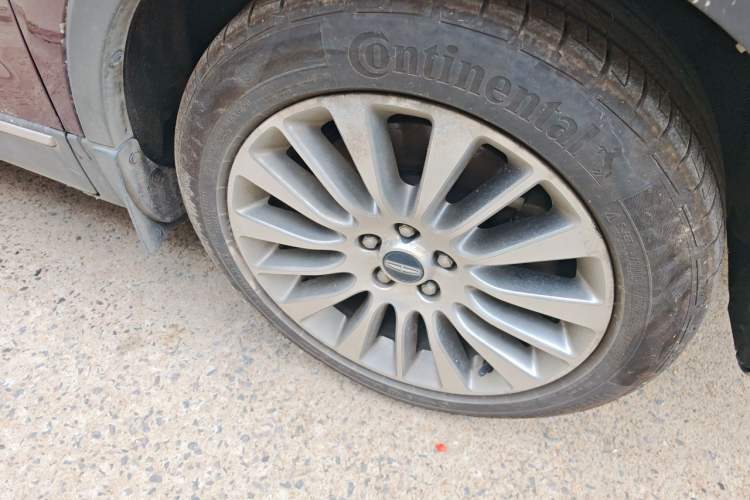 Used Lincoln MKC 2014 2.0T Four-Wheel Drive Luxury Edition Right Front Wheel Hub