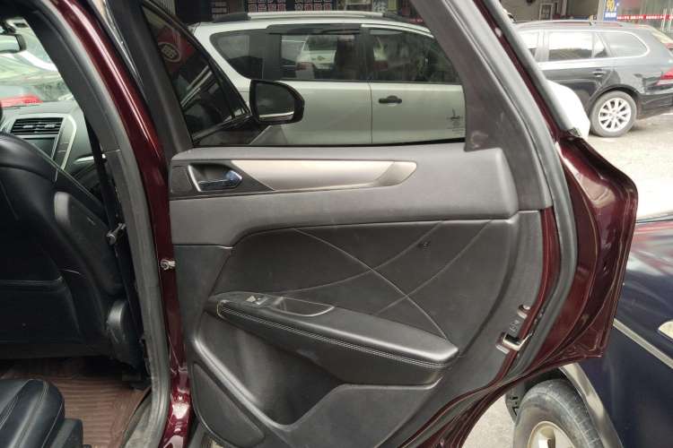 Used Lincoln MKC 2014 2.0T Two-Wheel Drive Deluxe Edition Right Rear Door Interior