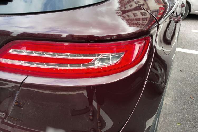 Used Lincoln MKC 2014 2.0T Two-Wheel Drive Deluxe Edition Right Rear Taillight