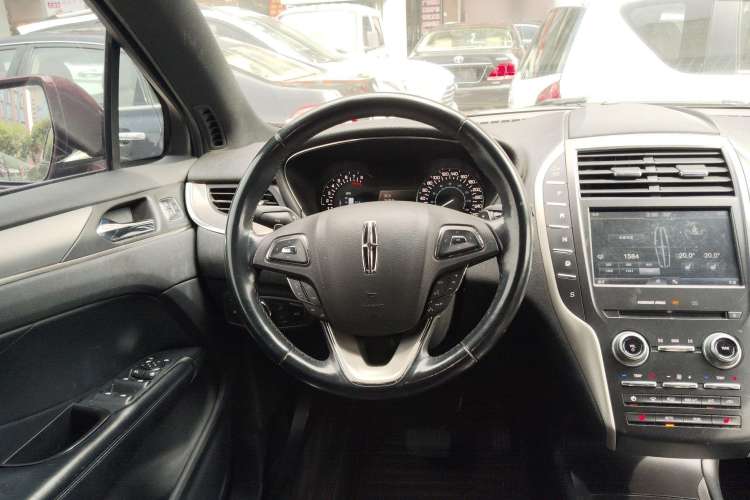 Used Lincoln MKC 2014 2.0T Two-Wheel Drive Deluxe Edition Steering Wheel