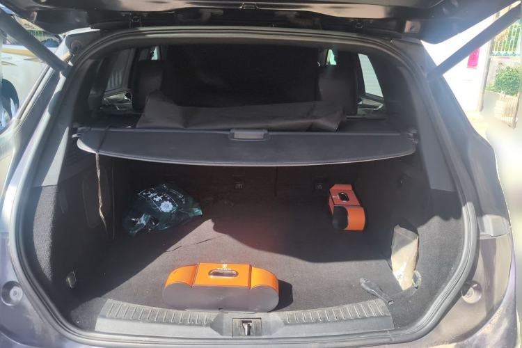 Used Lincoln MKC 2014 2.0T Two-Wheel Drive Deluxe Edition Trunk