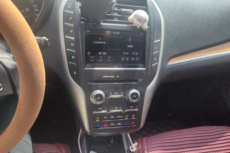 Used Lincoln MKC 2014 2.0T Four-Wheel Drive Luxury Edition Audio And AC Panel