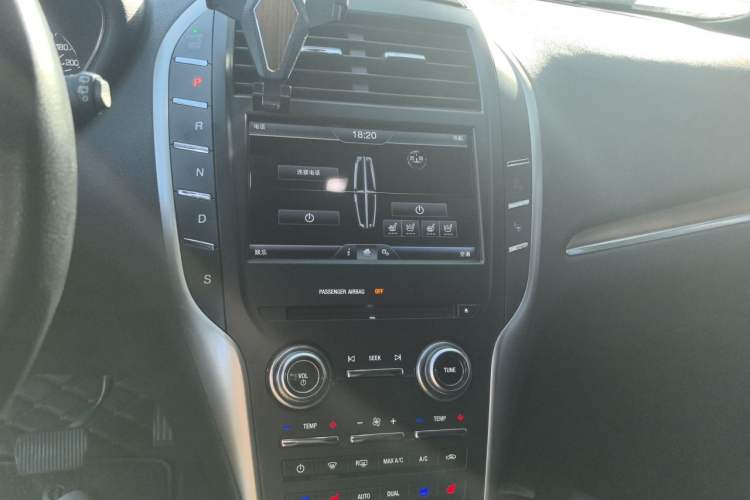 Used Lincoln MKC 2014 2.0T Two-Wheel-Drive Luxury Edition Audio And AC Panel