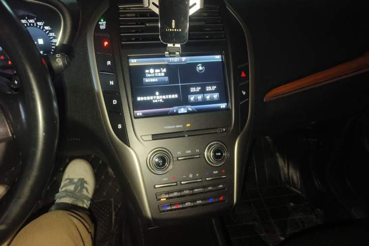 Used Lincoln MKC 2014 2.0T Two-Wheel-Drive Luxury Edition Audio And AC Panel