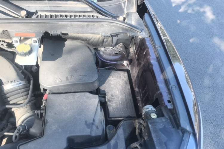 Used Lincoln MKC 2014 2.0T Two-Wheel-Drive Luxury Edition Engine Bay Left