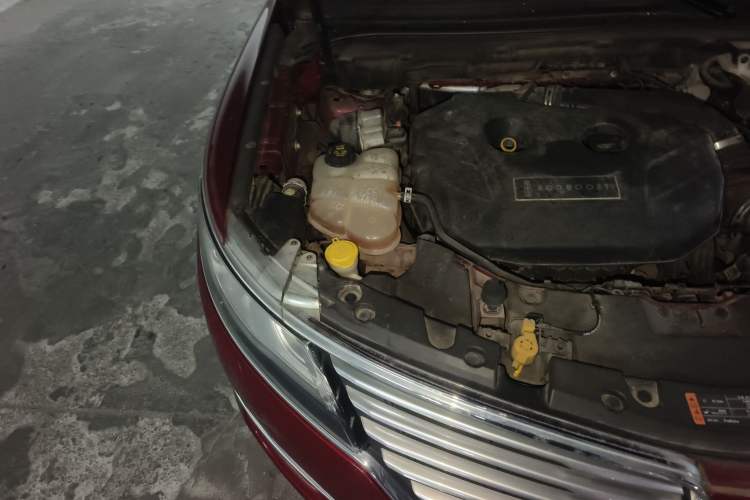 Used Lincoln MKC 2014 2.0T Two-Wheel-Drive Luxury Edition Engine Bay Right