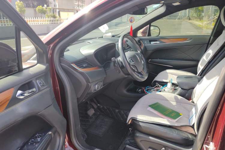 Used Lincoln MKC 2014 2.0T Four-Wheel Drive Luxury Edition Interior 2