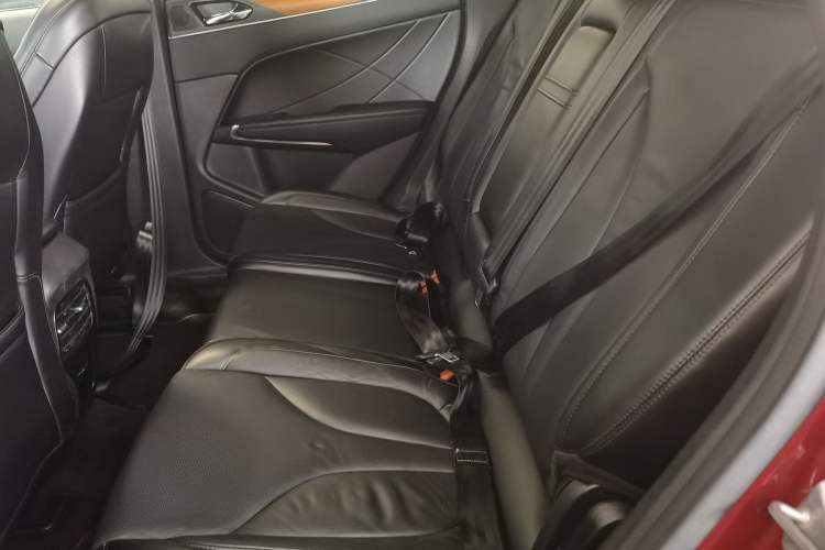 Used Lincoln MKC 2014 2.0T Two-Wheel-Drive Luxury Edition Left Rear Seat