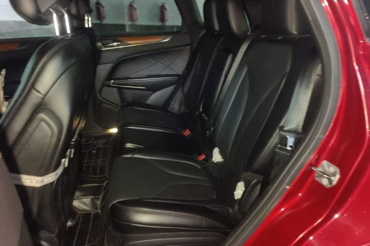 Used Lincoln MKC 2014 2.0T Two-Wheel-Drive Luxury Edition Left Rear Seat