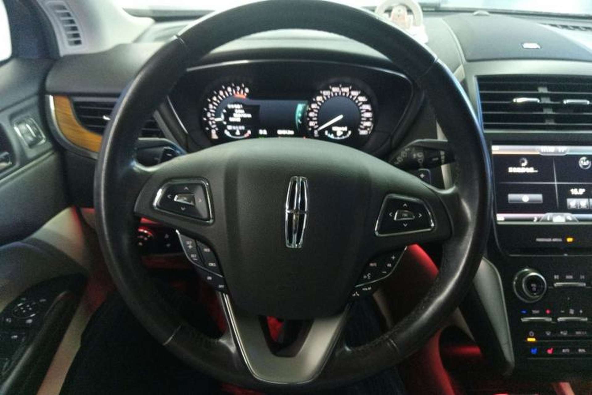 Used Lincoln MKC 2014 2.0T Two-Wheel-Drive Luxury Edition Steering Wheel