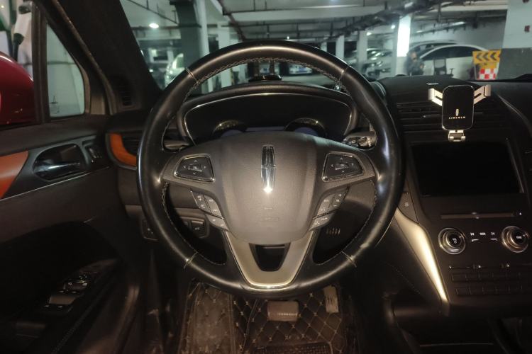 Used Lincoln MKC 2014 2.0T Two-Wheel-Drive Luxury Edition Steering Wheel