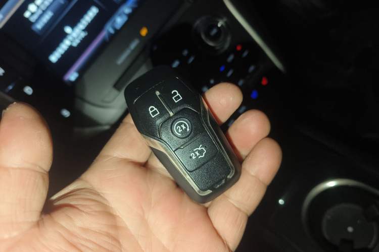 Used Lincoln MKC 2014 2.0T Two-Wheel-Drive Luxury Edition Vehicle Key