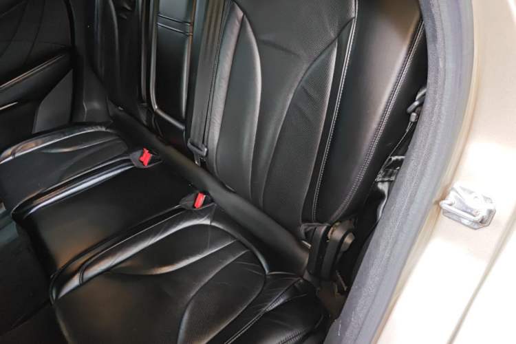 Used Lincoln MKC 2014 2.0T Four-Wheel Drive Luxury Edition Left Rear Seat