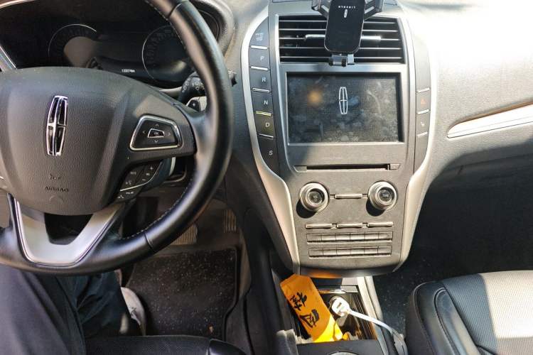 Used Lincoln MKC 2014 2.0T Four-Wheel Drive Luxury Edition Audio And AC Panel