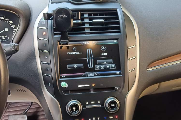 Used Lincoln MKC 2014 2.0T Four-Wheel Drive Luxury Edition Audio And AC Panel