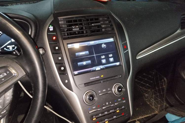 Used Lincoln MKC 2014 2.0T Two-Wheel Drive Deluxe Edition Audio And AC Panel