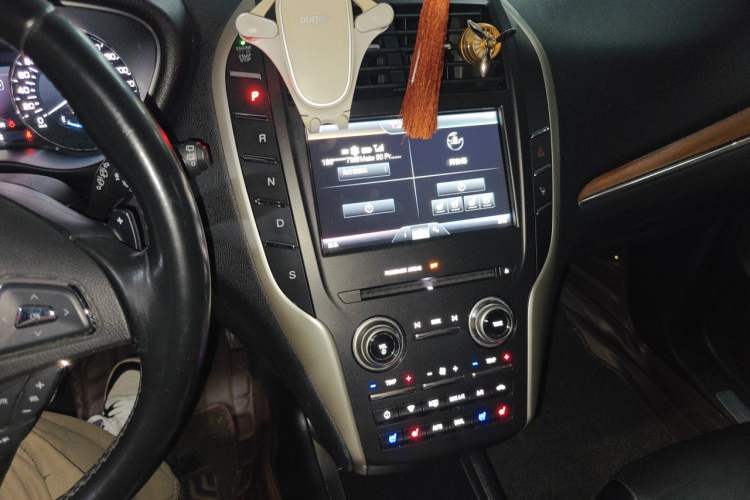 Used Lincoln MKC 2014 2.0T Four-Wheel Drive Luxury Edition Audio And AC Panel