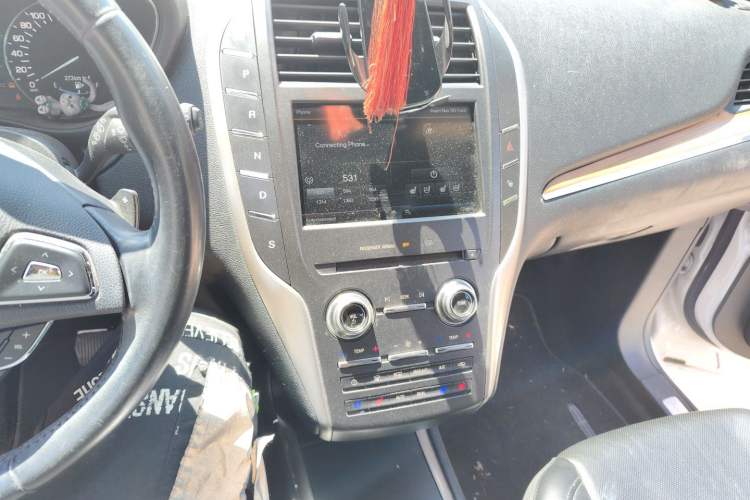 Used Lincoln MKC 2014 2.0T Two-Wheel-Drive Luxury Edition Audio And AC Panel