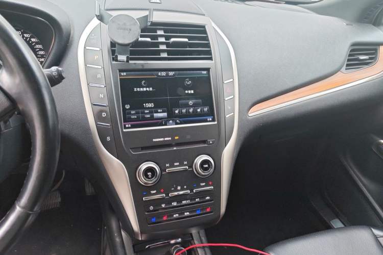 Used Lincoln MKC 2014 2.0T Four-Wheel Drive Prestige Edition Audio And AC Panel