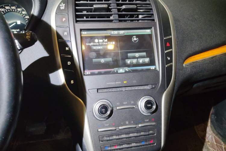 Used Lincoln MKC 2014 2.0T Four-Wheel Drive Luxury Edition Audio And AC Panel