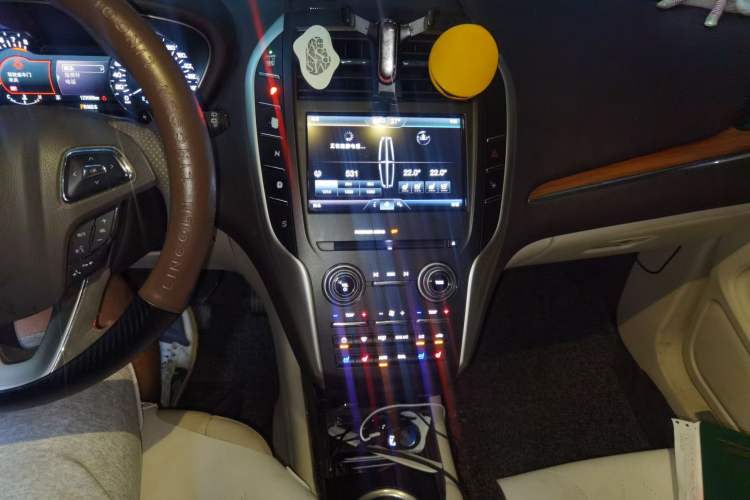 Used Lincoln MKC 2014 2.0T Two-Wheel-Drive Luxury Edition Audio And AC Panel
