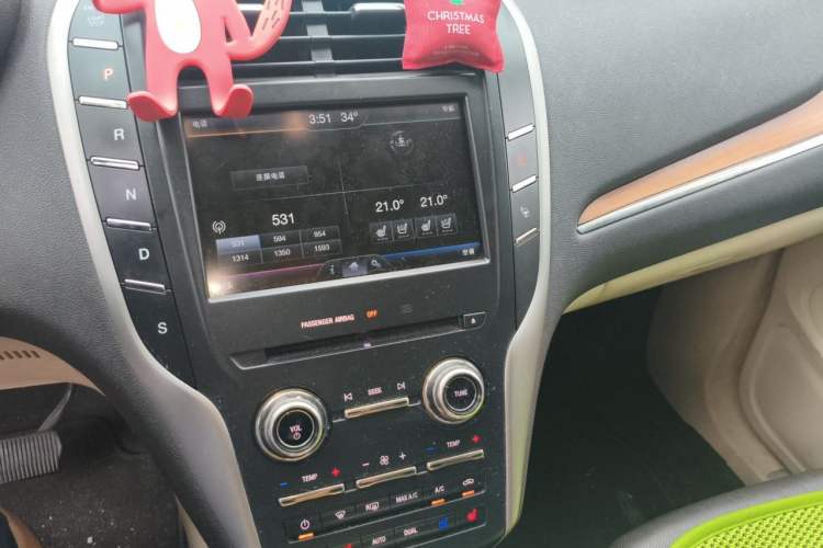 Used Lincoln MKC 2014 2.0T Four-Wheel Drive Luxury Edition Audio And AC Panel