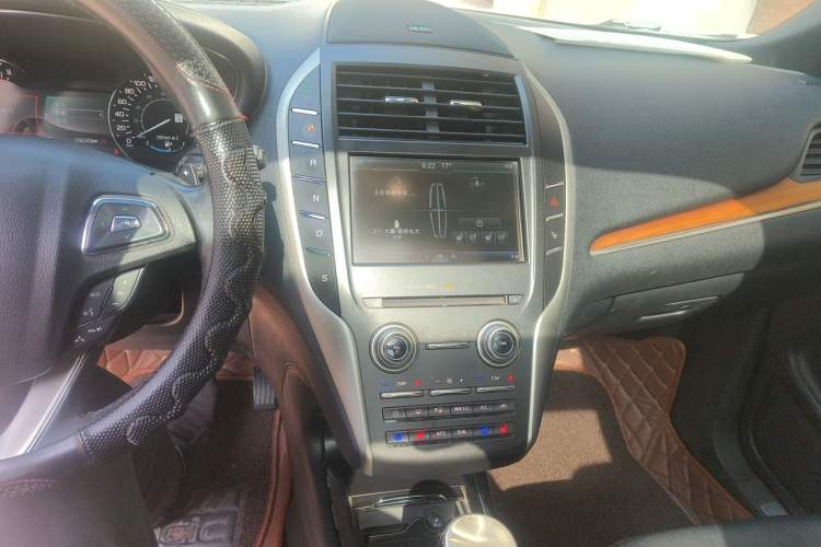 Used Lincoln MKC 2014 2.0T Two-Wheel-Drive Luxury Edition Audio And AC Panel