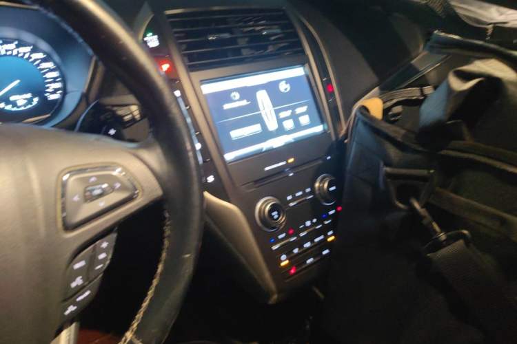Used Lincoln MKC 2014 2.0T Two-Wheel Drive Deluxe Edition Audio And AC Panel