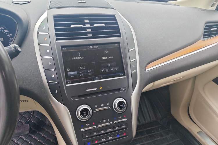 Used Lincoln MKC 2014 2.0T Two-Wheel-Drive Luxury Edition Audio And AC Panel