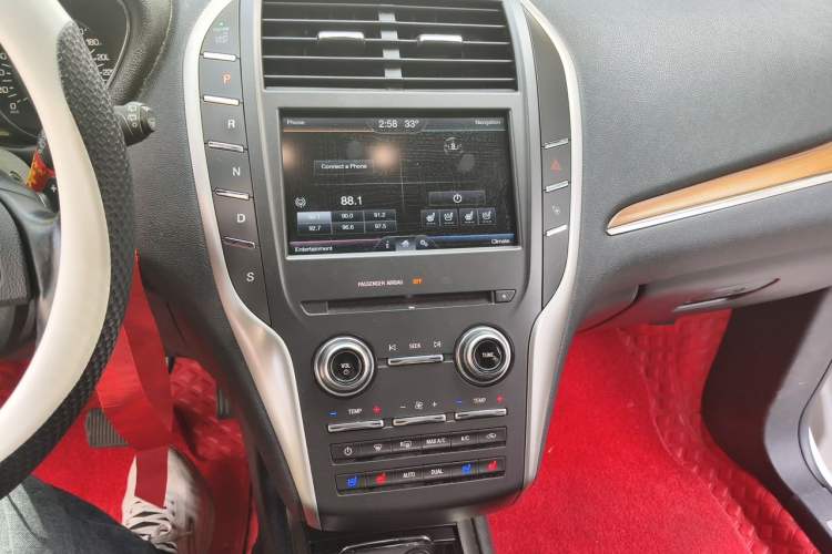 Used Lincoln MKC 2014 2.0T Two-Wheel-Drive Luxury Edition Audio And AC Panel
