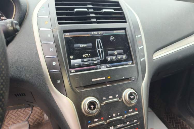 Used Lincoln MKC 2014 2.0T Four-Wheel Drive Luxury Edition Audio And AC Panel