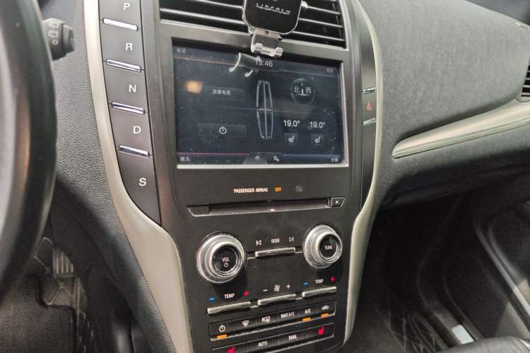 Used Lincoln MKC 2014 2.0T Two-Wheel Drive Deluxe Edition Audio And AC Panel