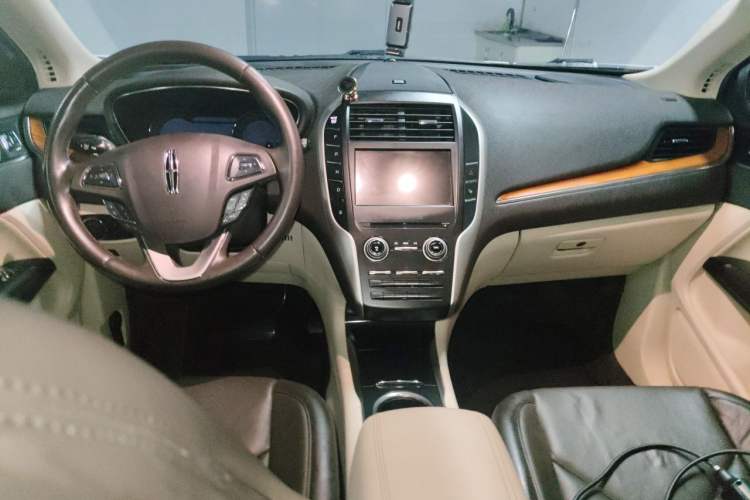 Used Lincoln MKC 2014 2.0T Four-Wheel Drive Prestige Edition Center Console