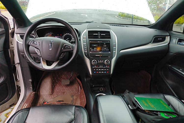 Used Lincoln MKC 2014 2.0T Four-Wheel Drive Luxury Edition Center Console