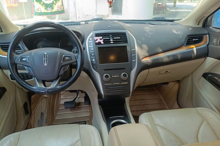 Used Lincoln MKC 2014 2.0T Four-Wheel Drive Luxury Edition Center Console