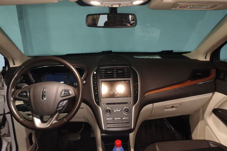 Used Lincoln MKC 2014 2.0T Two-Wheel-Drive Luxury Edition Center Console