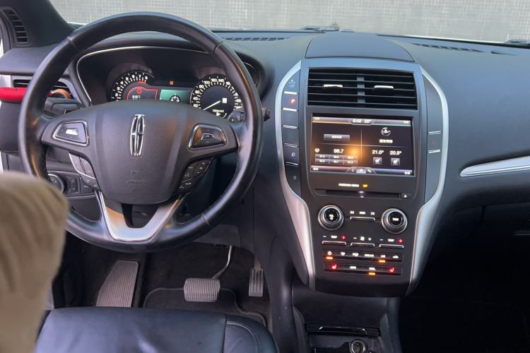 Used Lincoln MKC 2014 2.0T Two-Wheel Drive Deluxe Edition Center Console