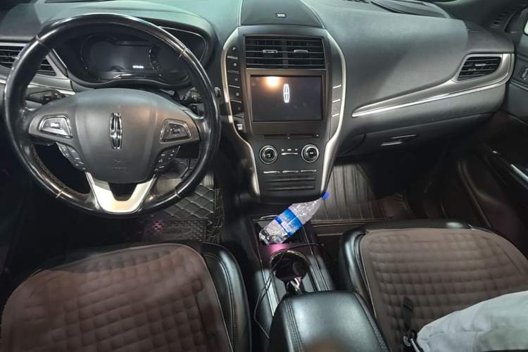 Used Lincoln MKC 2014 2.0T Two-Wheel-Drive Luxury Edition Center Console