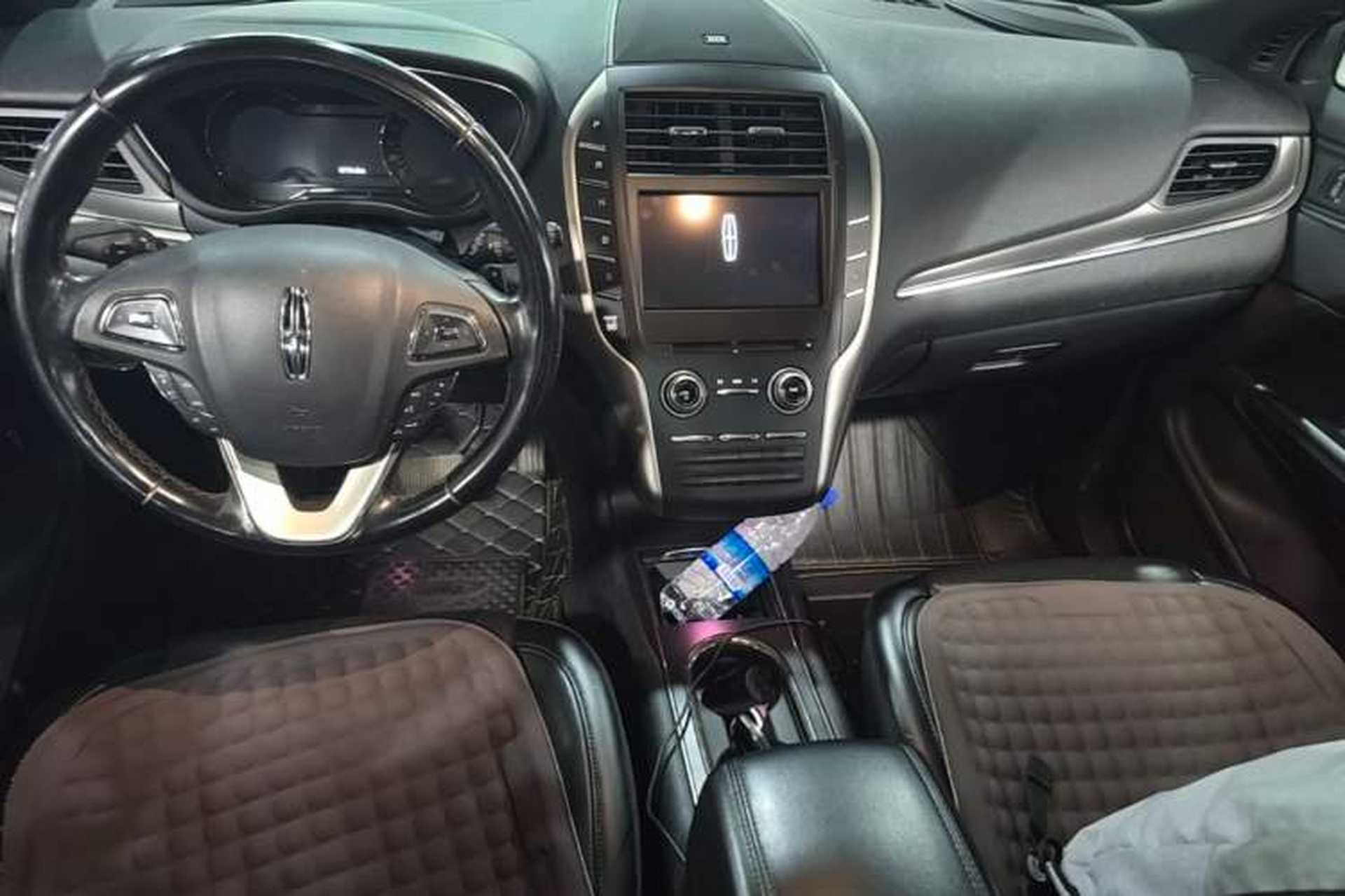 Used Lincoln MKC 2014 2.0T Two-Wheel-Drive Luxury Edition Center Console