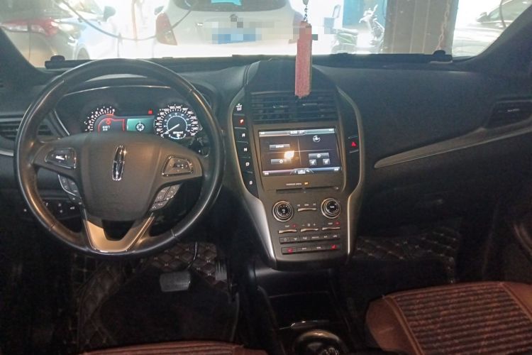 Used Lincoln MKC 2014 2.0T Two-Wheel Drive Deluxe Edition Center Console