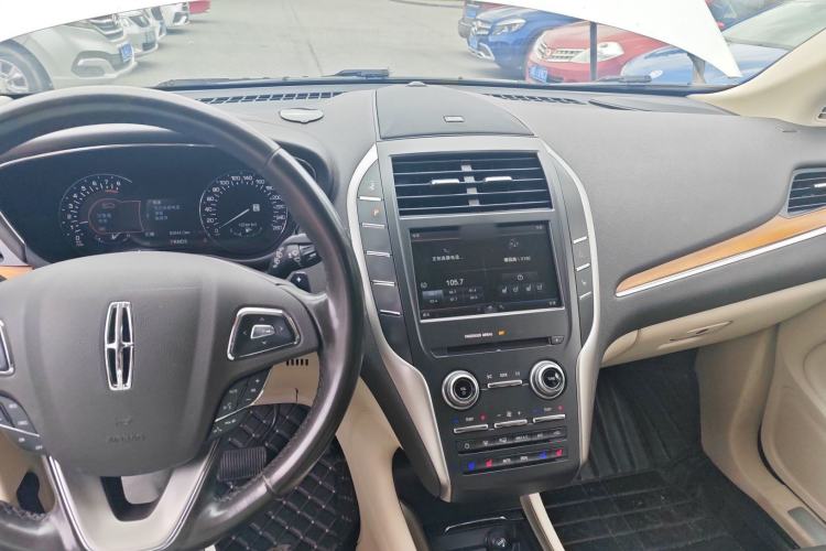 Used Lincoln MKC 2014 2.0T Two-Wheel-Drive Luxury Edition Center Console