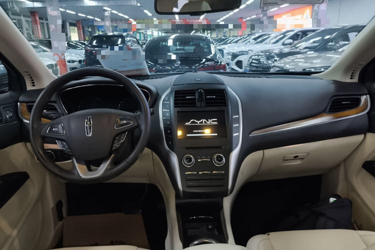 Used Lincoln MKC 2014 2.0T Four-Wheel Drive Luxury Edition Center Console