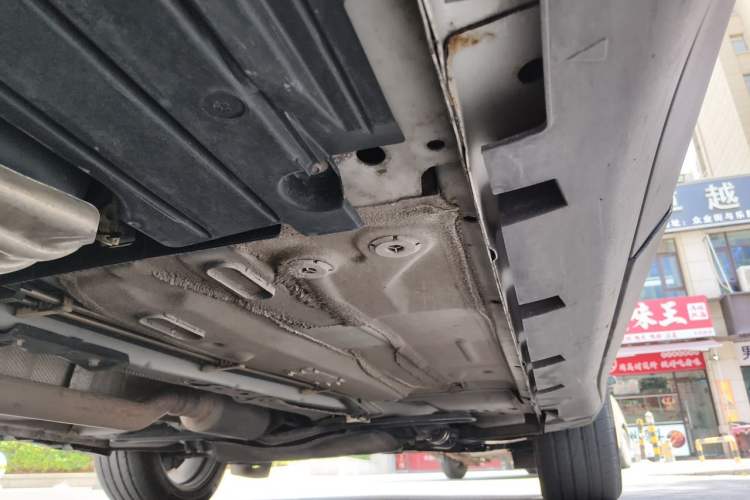 Used Lincoln MKC 2014 2.0T Two-Wheel-Drive Luxury Edition Chassis Rear Right