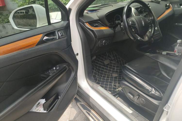 Used Lincoln MKC 2014 2.0T Two-Wheel-Drive Luxury Edition Driver Seat