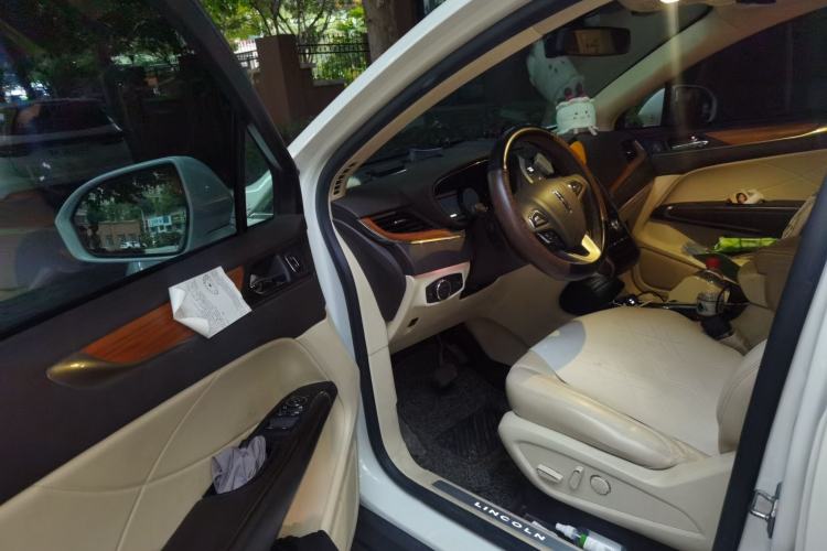 Used Lincoln MKC 2014 2.0T Two-Wheel-Drive Luxury Edition Driver Seat