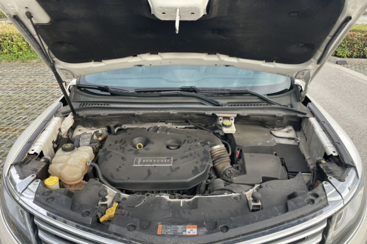 Used Lincoln MKC 2014 2.0T Two-Wheel Drive Deluxe Edition Engine Bay
